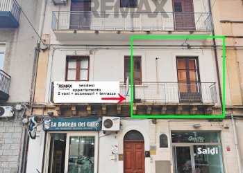 Edificio all\'aperto - Two-room apartment Via Emanuele Bellia
 
161, Paterno - photo 1