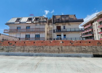 Edificio all\'aperto - Two-room apartment Via Emanuele Bellia
 
161, Paterno - photo 43