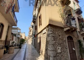 Edificio all\'aperto - Bilocale Via Giardinazzo
 
1, Taormina - foto 1