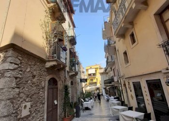 Edificio all\'aperto - Bilocale Via Giardinazzo
 
1, Taormina - foto 2