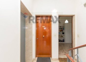 Hall / corridoio - Apartment via sottotenente scuderi
 
1, Viagrande - photo 15