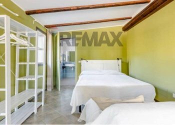 Camera / camera da letto - Semi-detached house via Sciarelle
 
2, Piedimonte Etneo - photo 10