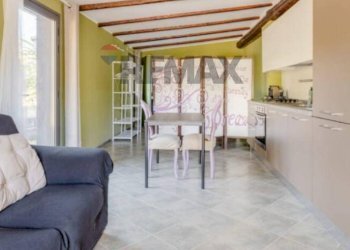 Sala da pranzo - Semi-detached house via Sciarelle
 
2, Piedimonte Etneo - photo 12