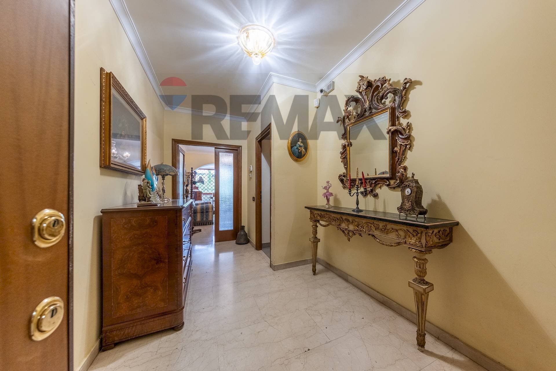 Hall / corridoio - Three-room apartment Via Ugo Inchiostri
113, Roma - photo 3