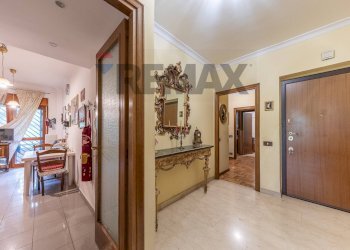 Hall / corridoio - Three-room apartment Via Ugo Inchiostri
113, Roma - photo 12