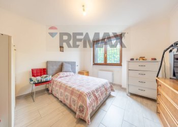 Camera / camera da letto - Villa Via Dei Laghi
 
83, Marino - photo 33