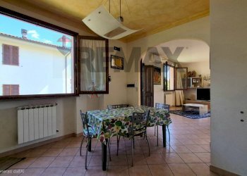 Sala da pranzo - Villa a Schiera VIA CERRETANA
32, Cerreto Guidi - foto 4