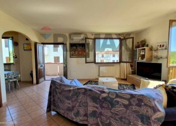 Soggiorno - Villa a Schiera VIA CERRETANA
32, Cerreto Guidi - foto 7