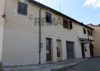 esterno - Semi-detached house Via Sanminiatese
121, Castelfiorentino - photo 1