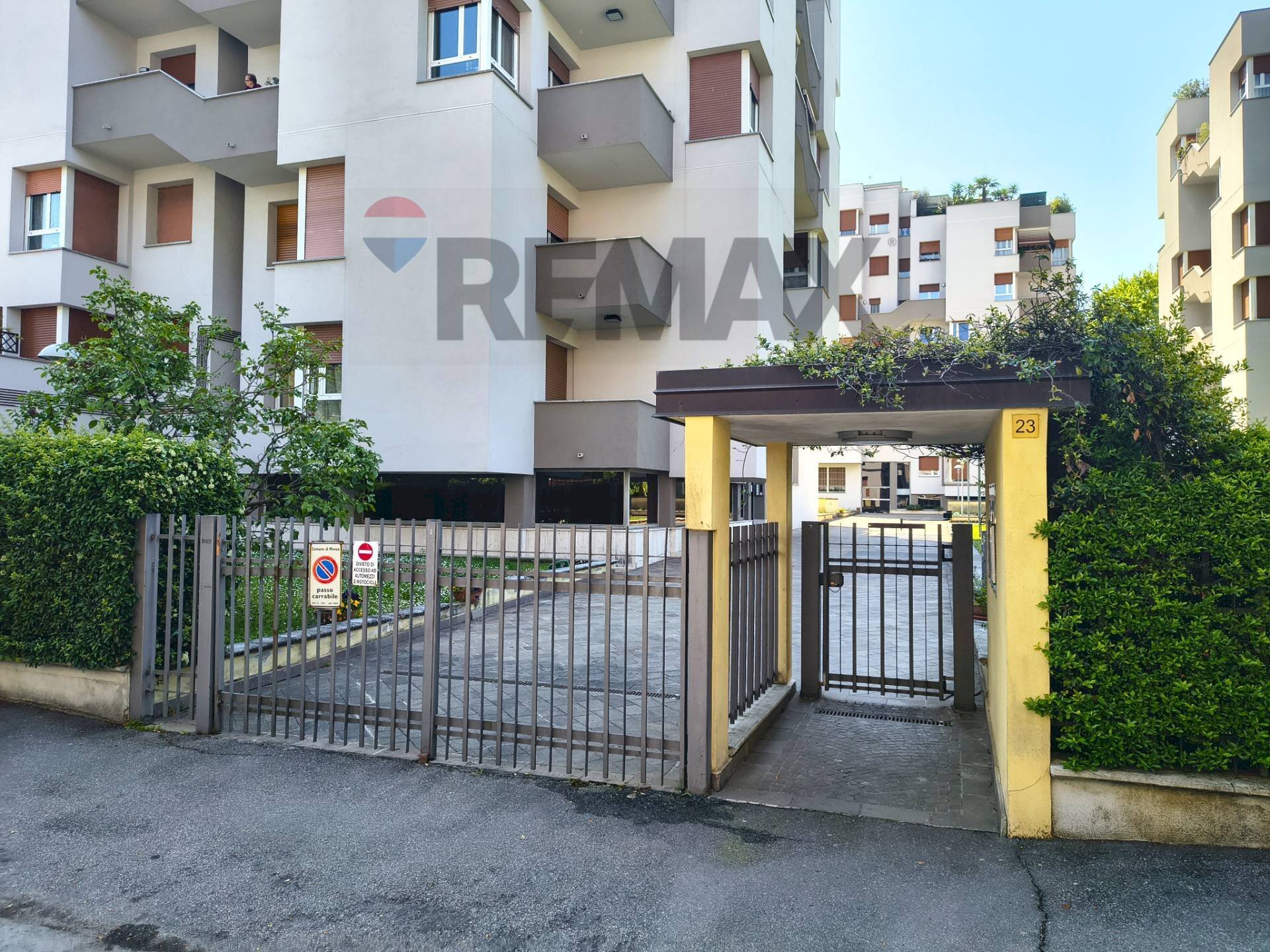 Edificio all\'aperto - Three-room apartment via valosa di sopra
23, Monza - photo 3