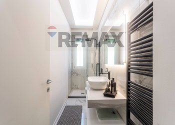 Bagno - Three-room apartment Via Quintino Sella
 
23, Firenze - photo 16
