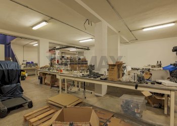 Dispensa di stoccaggio - Shop Prato - photo 15