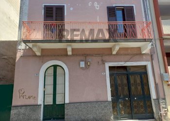 Edificio all\'aperto - Casa indipendente cesare battisti
 
39, Fiumefreddo di Sicilia - foto 1