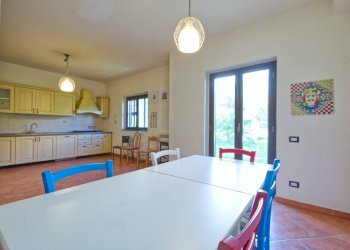 Sala da pranzo - Villa via Cava
 
39, Viagrande - foto 14