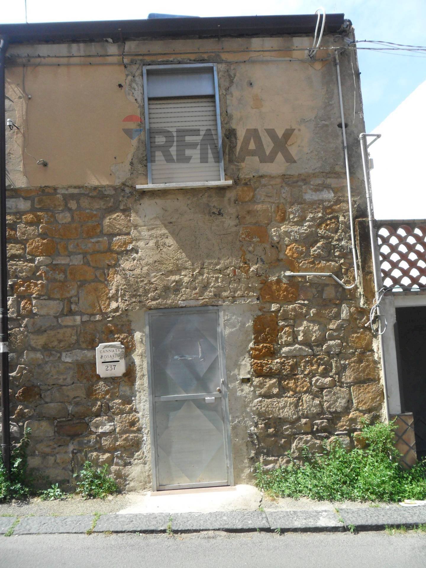 Casa all\'aperto - Independent house Via Redentore
 
237, Caltanissetta - photo 1
