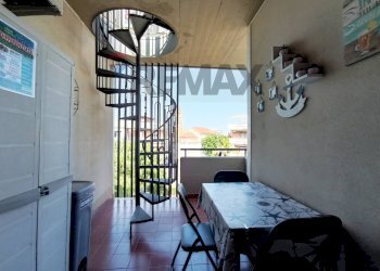 Balcone - Trilocale via immacolata
 
126, Mascali - foto 22