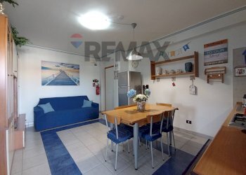 Sala da pranzo - Trilocale via immacolata
 
126, Mascali - foto 34