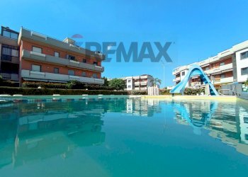 Piscina - Trilocale via immacolata
 
126, Mascali - foto 43