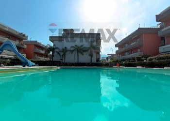 Piscina - Trilocale via immacolata
 
126, Mascali - foto 45