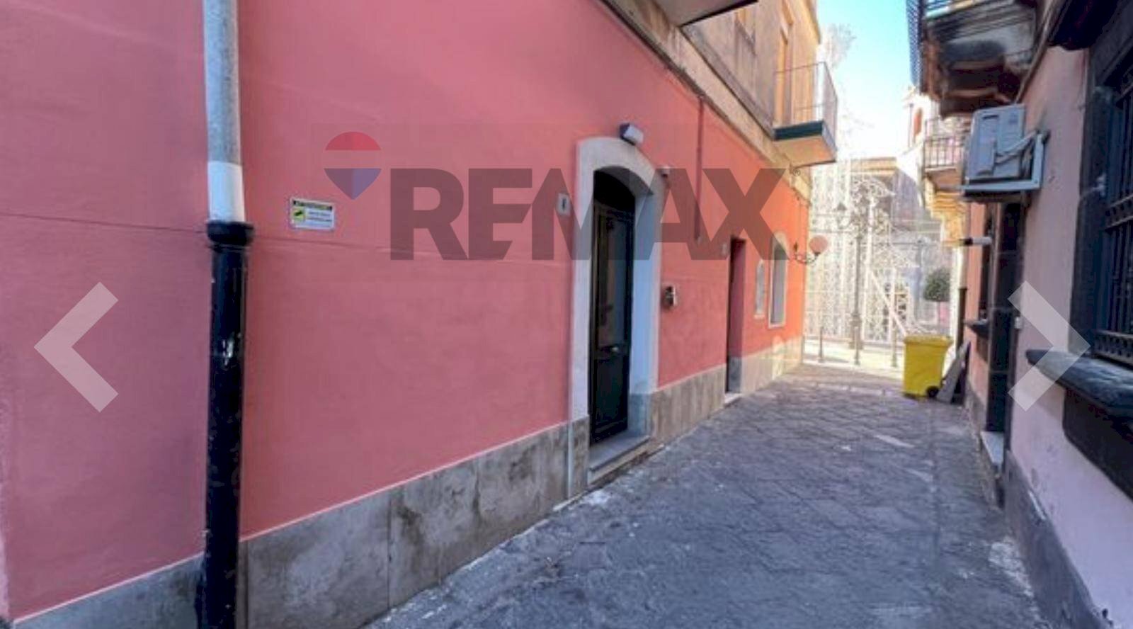 Edificio all\'aperto - Ufficio Piazza della libertà
6, Gravina di Catania - foto 2