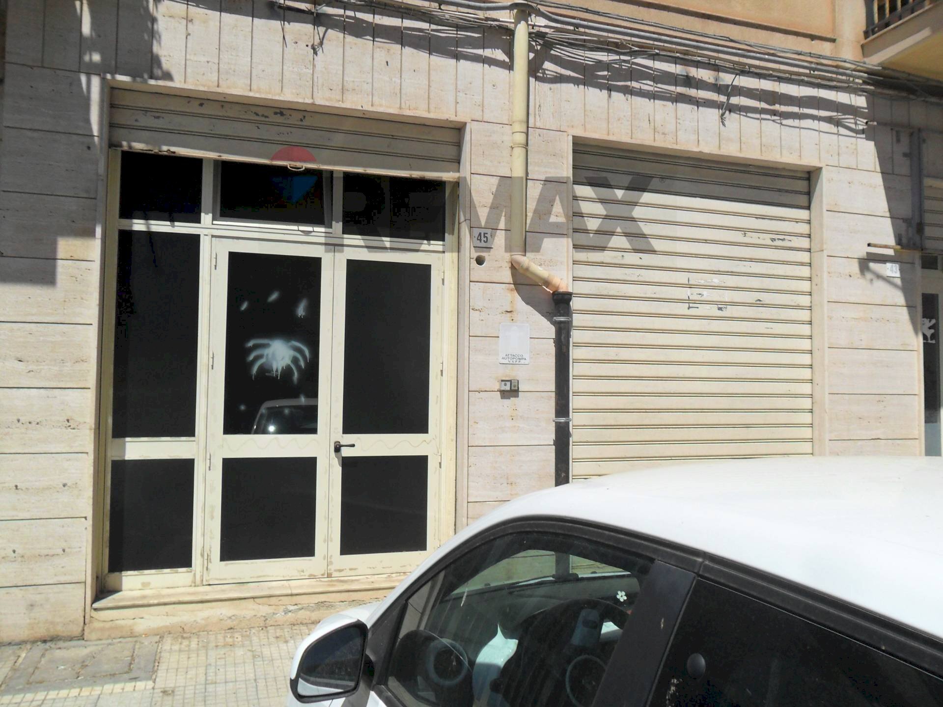 Edificio all\'aperto - Commercial Premises Via A. De Gasperi
 
39/43, Caltanissetta - photo 1