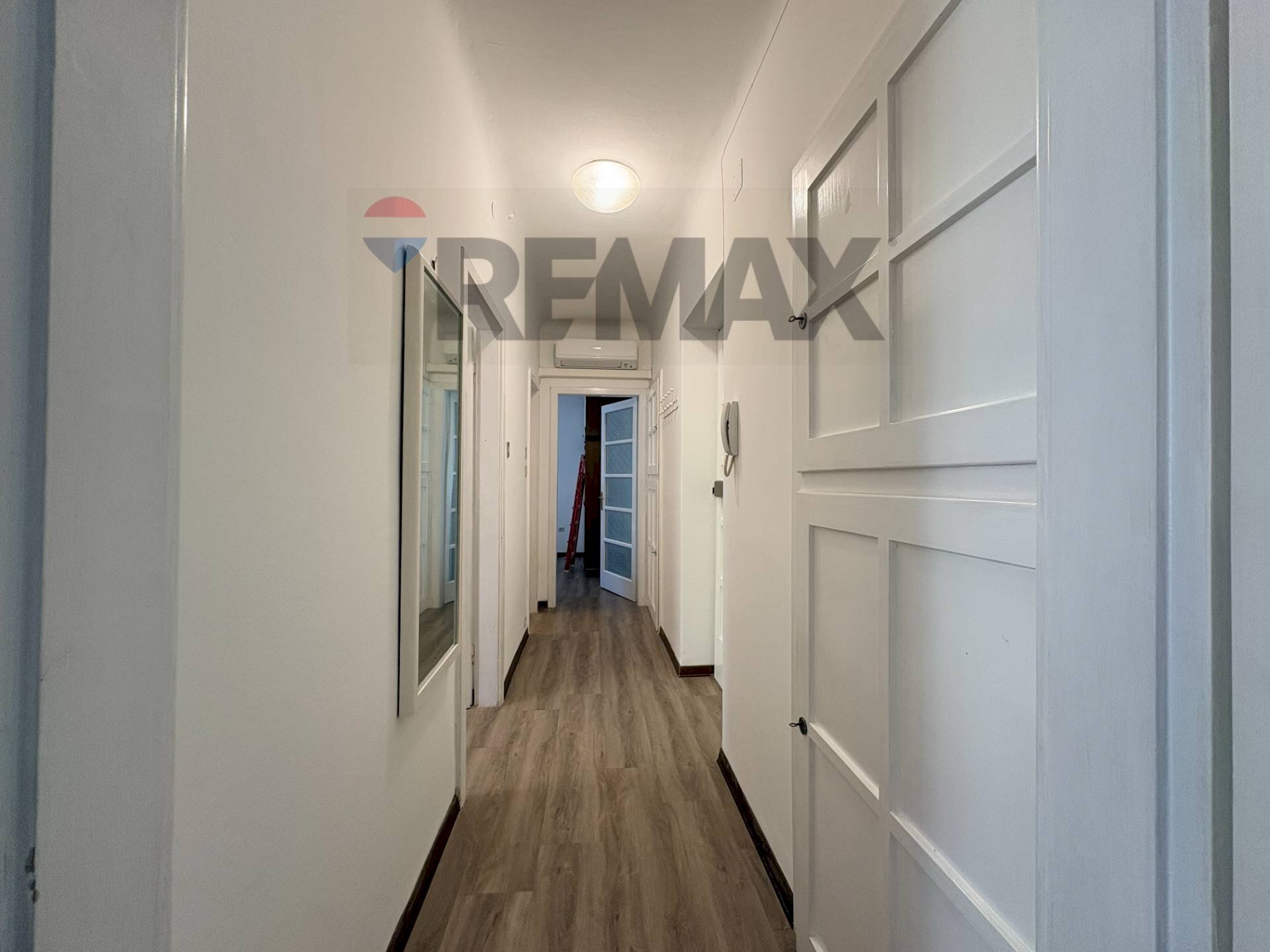 Hall / corridoio - Three-room apartment VIA UMAGO
4, Trieste - photo 3