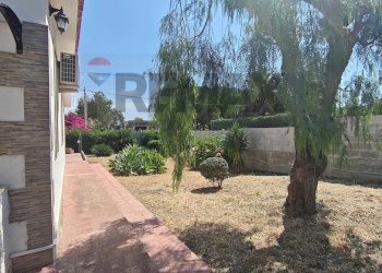 Giardino - Villa Via Lago Ampollino
 
13, Siracusa - foto 16