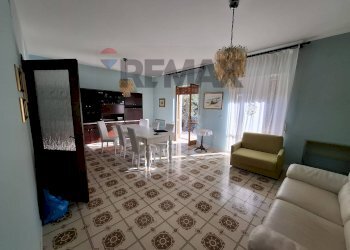 Sala da pranzo - Appartamento Viale Teracati
 
87, Siracusa - foto 15