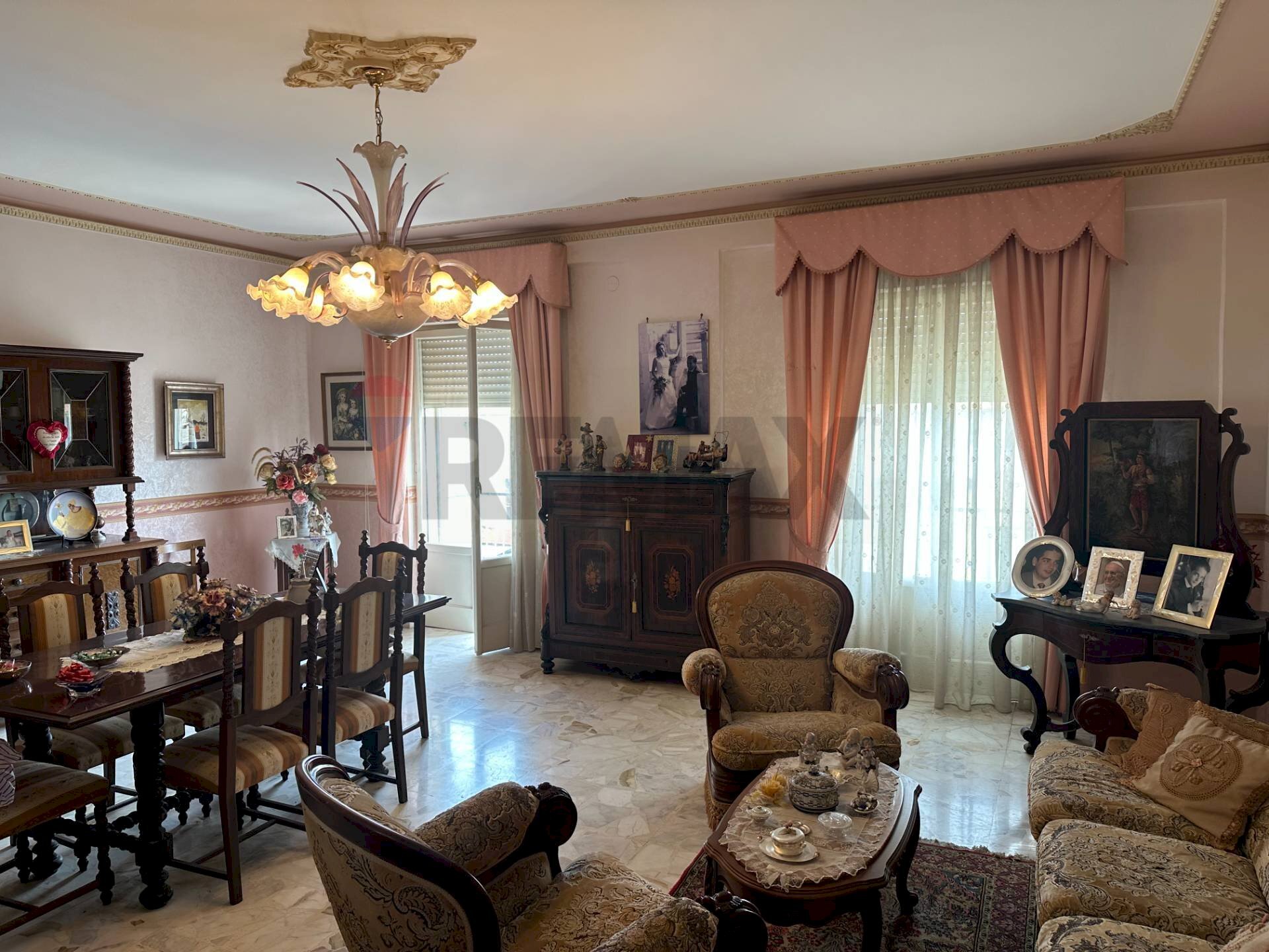 Sala da pranzo - Quadrilocale Viale dei comuni
 
131, Siracusa - foto 1