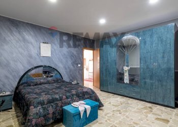 Camera / camera da letto - Villa san benedetto da Norcia
 
9, Siracusa - foto 13
