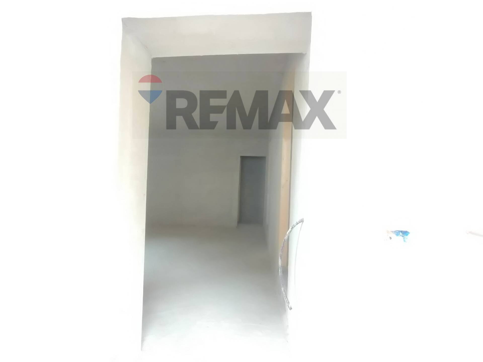 Hall / corridoio - Semi-detached house Via Giuseppe Mazzini
5, Barisciano - photo 3