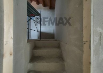 Scale - Casa semi indipendente Via Giuseppe Mazzini
5, Barisciano - foto 9