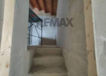 Scale - Casa semi indipendente Via Giuseppe Mazzini
5, Barisciano - foto 10