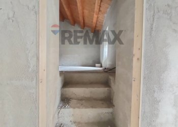 Scale - Casa semi indipendente Via Giuseppe Mazzini
5, Barisciano - foto 13