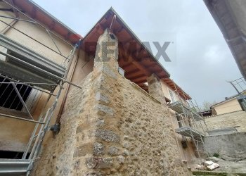 Edificio all\'aperto - Casa semi indipendente Via Giuseppe Mazzini
5, Barisciano - foto 18