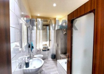 Bagno - Four-room apartment via della Libertà
888, Villaricca - photo 17