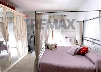 Camera / camera da letto - Four-room apartment via della Libertà
888, Villaricca - photo 23