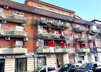 vista esterno - Four-room apartment via della Libertà
888, Villaricca - photo 28