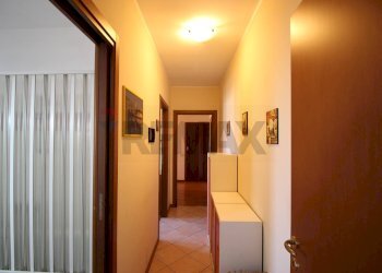 Hall / corridoio - Trilocale Via Morengo
 
84, Pagazzano - foto 10