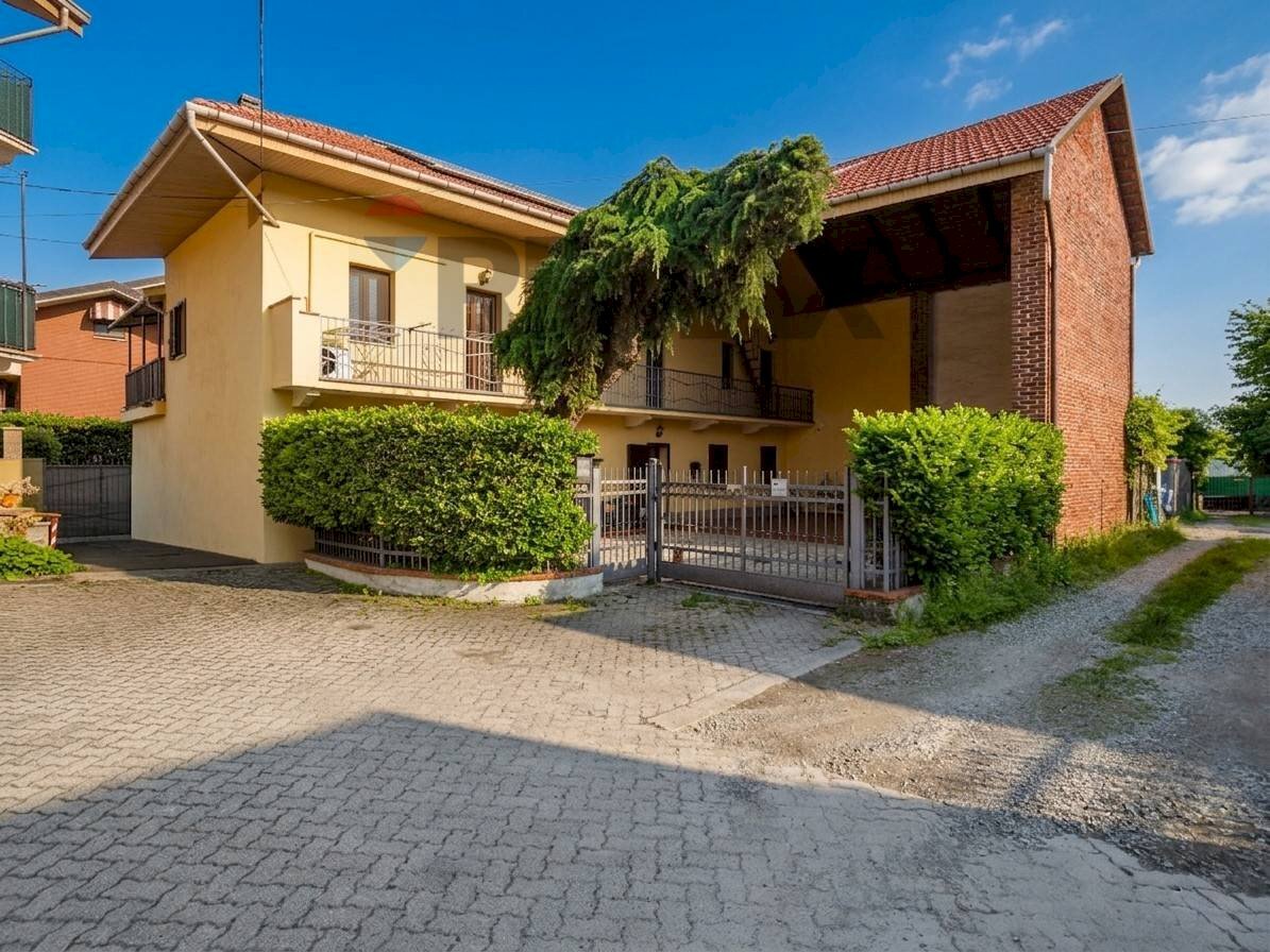FACCIATA PRINCIPALE - Casa indipendente Borgata Rossignoli
 
86, Ciriè - foto 1