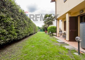 Giardino - Casa indipendente Borgata Rossignoli
 
86, Ciriè - foto 24