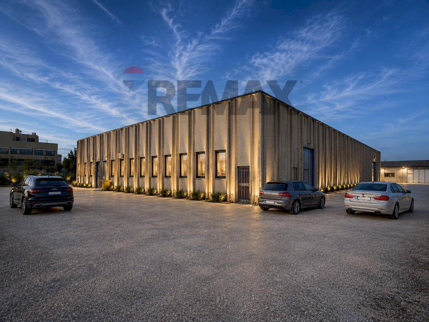 Edificio all\'aperto - Capannone Senigallia - foto 2