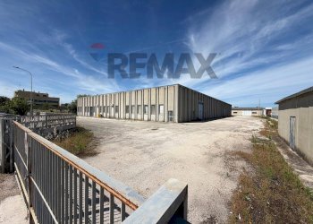 Edificio all\'aperto - Capannone Senigallia - foto 42
