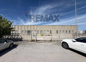 Edificio all\'aperto - Capannone Senigallia - foto 47