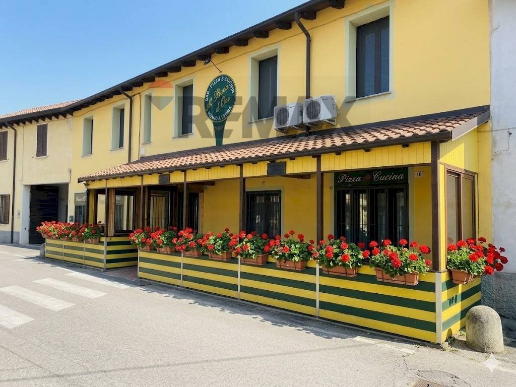 Facciata - Locale Commerciale piazza san rocco
 
10, Dorno - foto 1