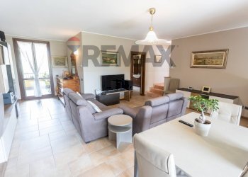 Sala da pranzo - Villa a Schiera Via Benigno Zaccagnini
 
166, Fidenza - foto 9