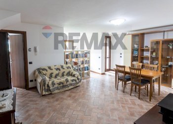 Sala da pranzo - Villa a Schiera Via Benigno Zaccagnini
 
166, Fidenza - foto 35