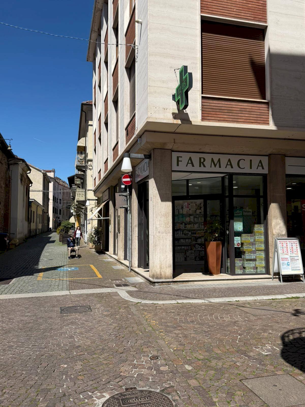 Foto 2 - Negozio Via San Ciriaco, Ciriè - foto 2