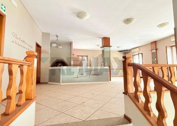 Scale - Commercial Premises via del crocifisso Chifenti
15, Borgo a Mozzano - photo 3