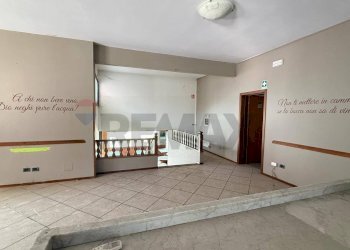 Stanza vuota - Commercial Premises via del crocifisso Chifenti
15, Borgo a Mozzano - photo 11
